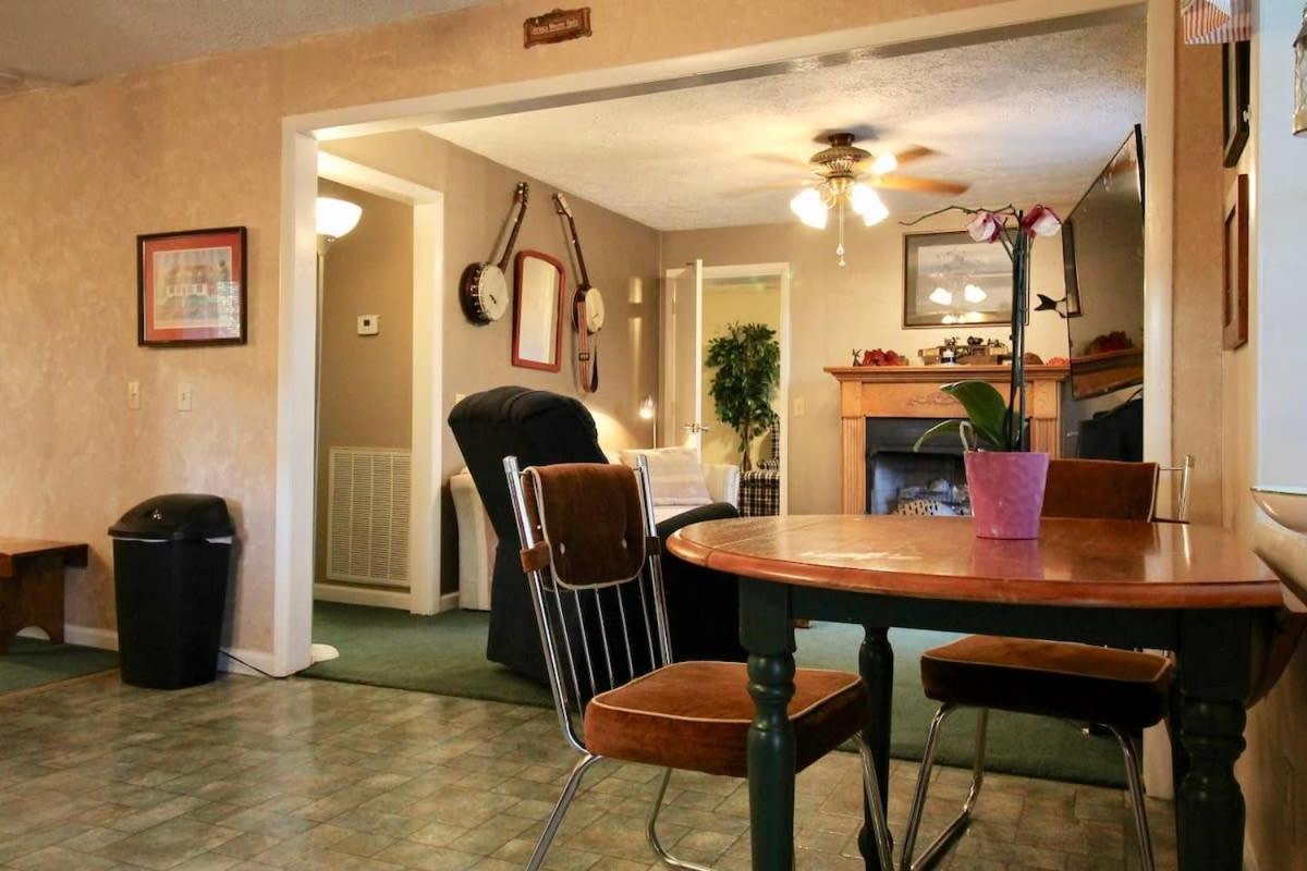 Hillbilly Haven Holiday home *