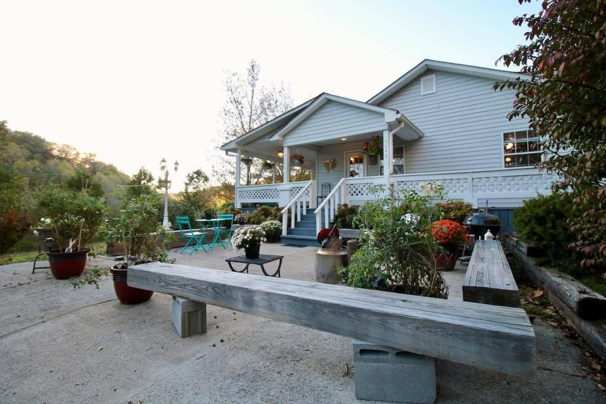 Holiday home Hillbilly Haven *